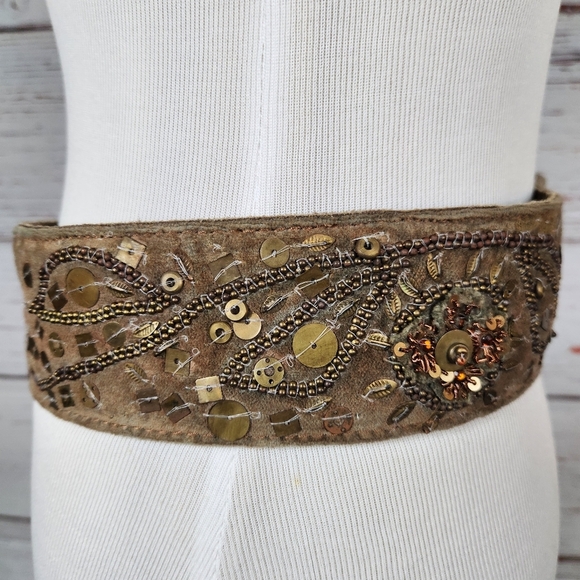 Suede Embellished Belt With Sequins And Beads - Picture 3 of 6